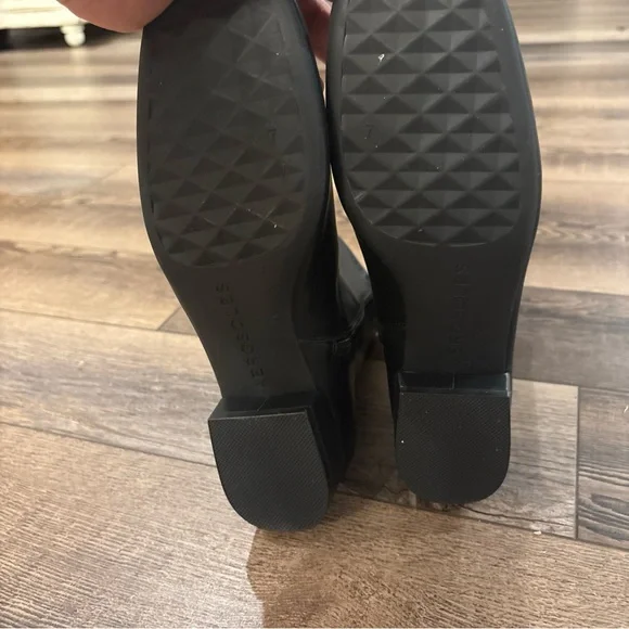 Women's Aerosoles Nina Bootie Black SZ 7 - Picture 7 of 8